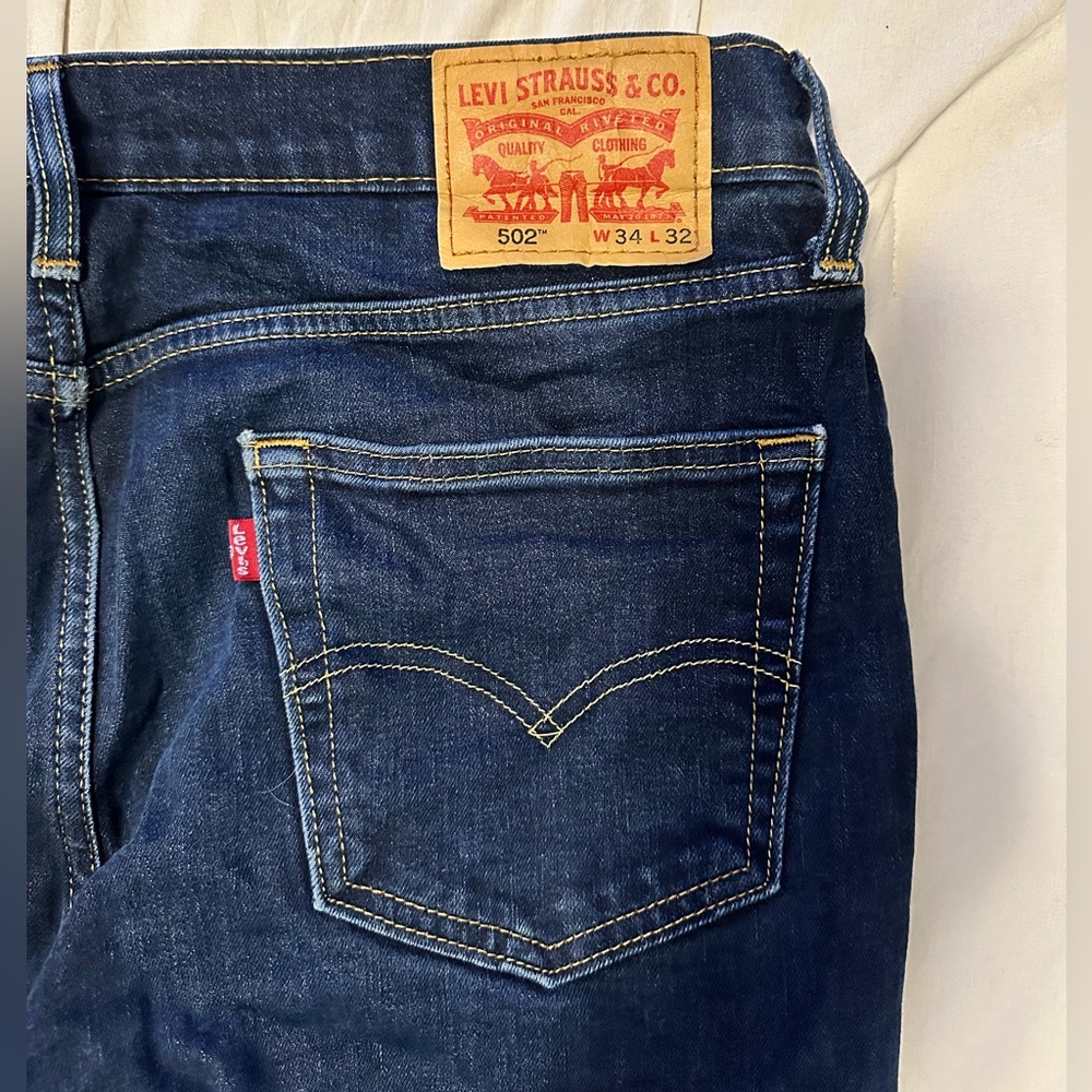 Men’s Levi’s 502 blue jeans, W34 L32